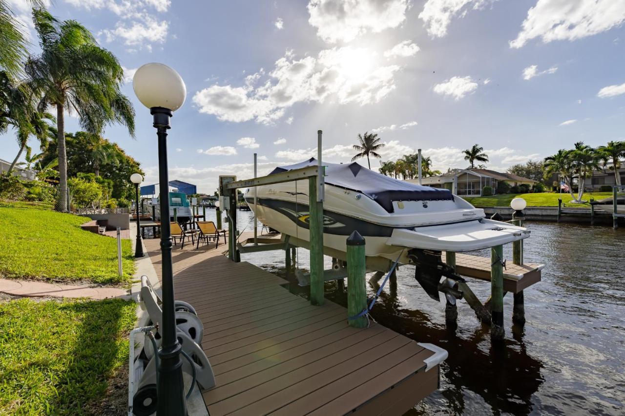 Villa Calusa, Cape Coral Exterior photo