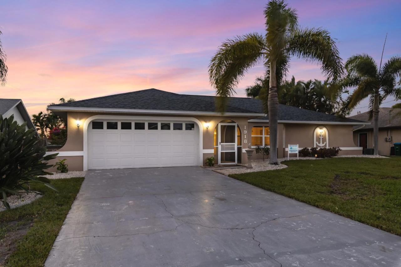 Villa Calusa, Cape Coral Exterior photo