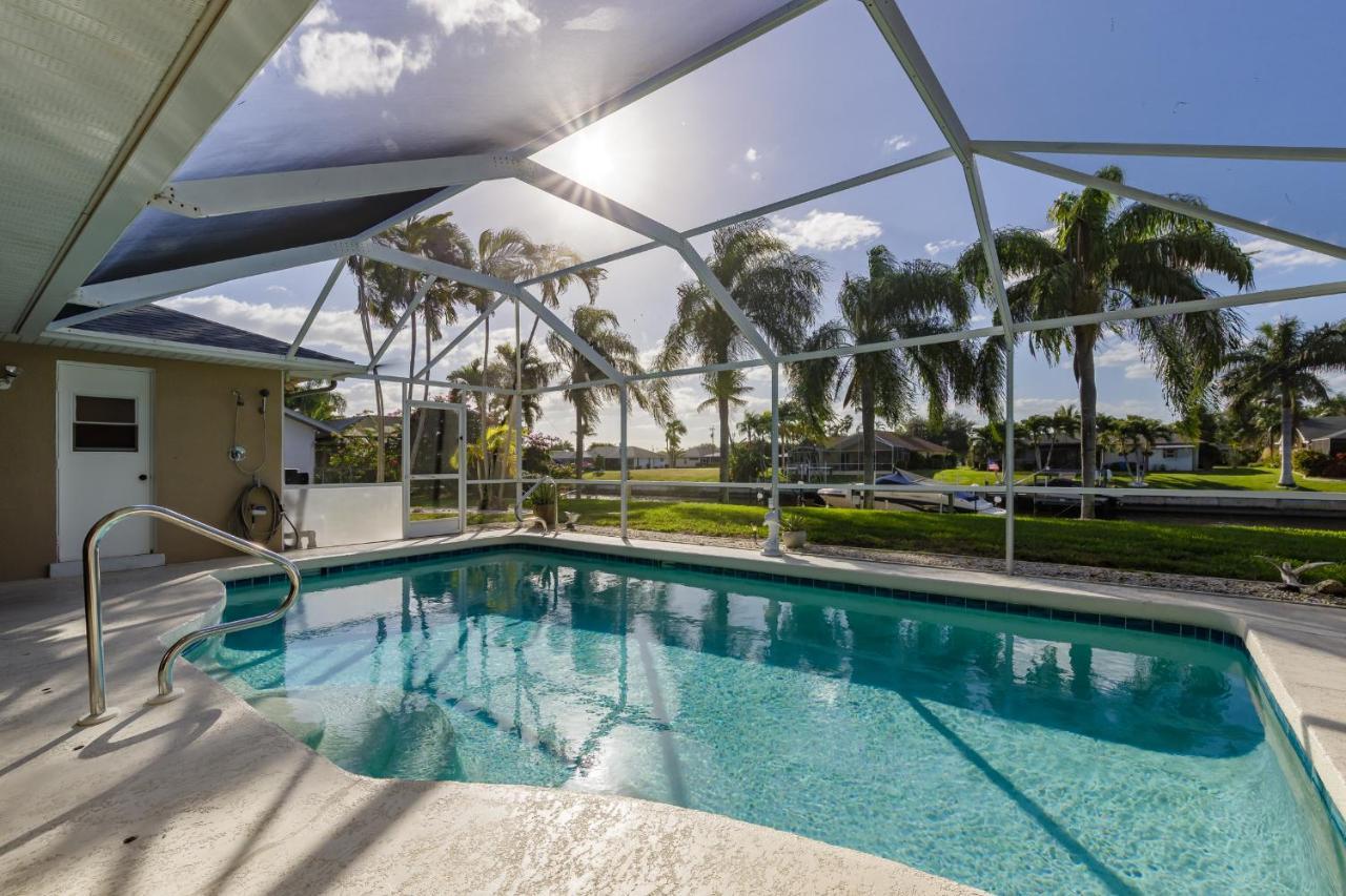 Villa Calusa, Cape Coral Exterior photo