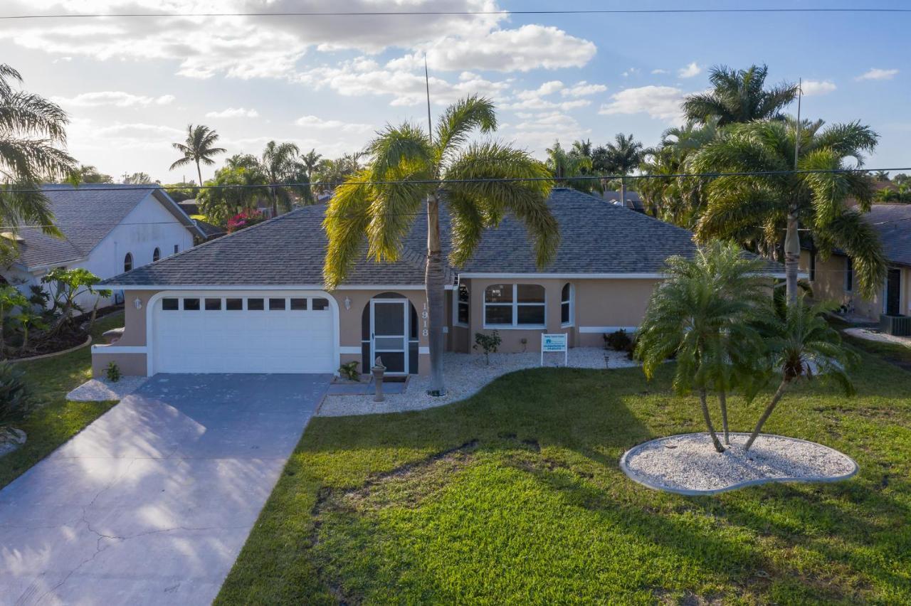 Villa Calusa, Cape Coral Exterior photo