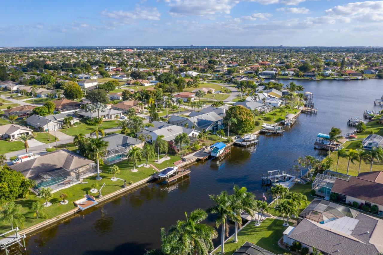 Villa Calusa, Cape Coral Exterior photo