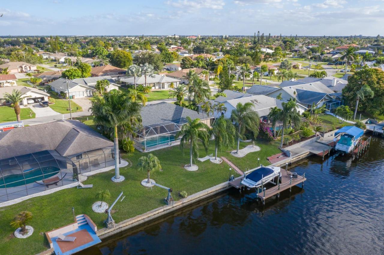 Villa Calusa, Cape Coral Exterior photo