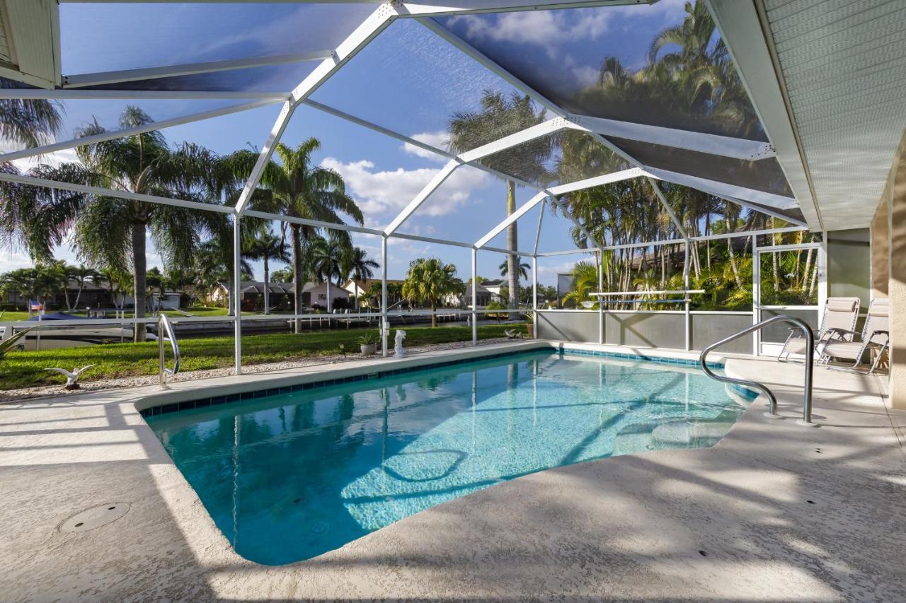 Villa Calusa, Cape Coral Exterior photo