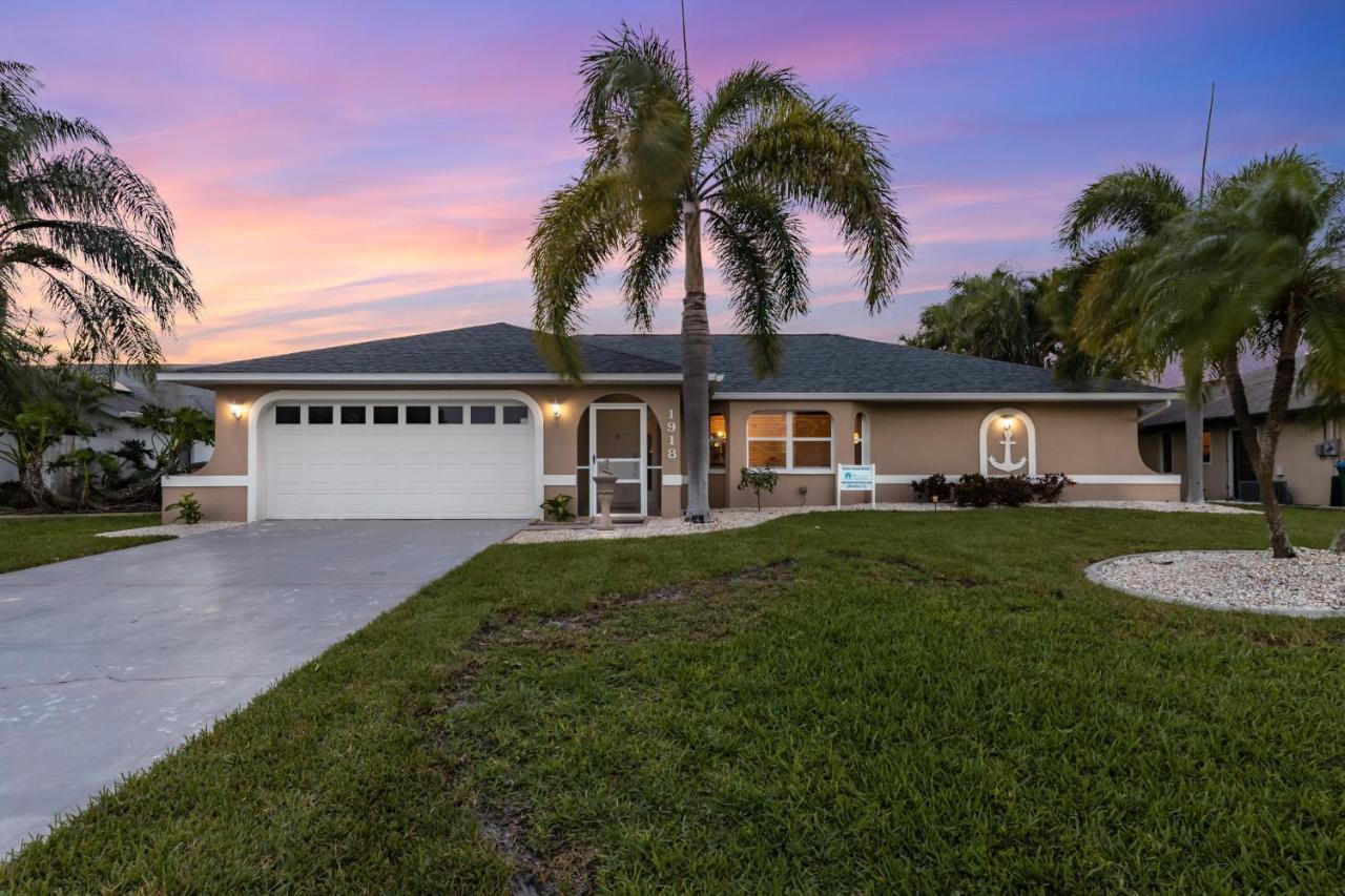 Villa Calusa, Cape Coral Exterior photo