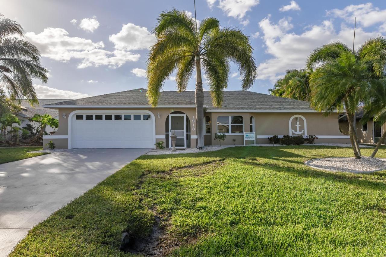 Villa Calusa, Cape Coral Exterior photo