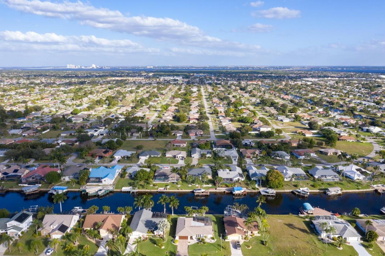 Villa Calusa, Cape Coral Exterior photo