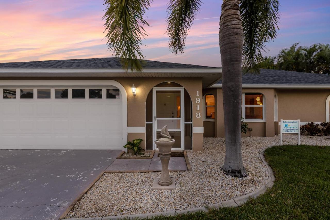 Villa Calusa, Cape Coral Exterior photo